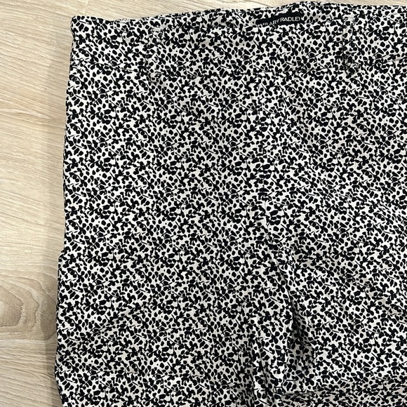 Women’s Spring Black and White Patterned Hilary Radley Pants - Picture 2 of 4